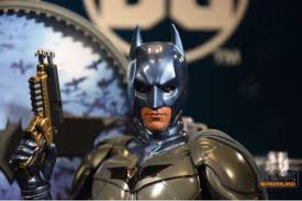 The Batman 1/6Th Scale Hot Toys Action